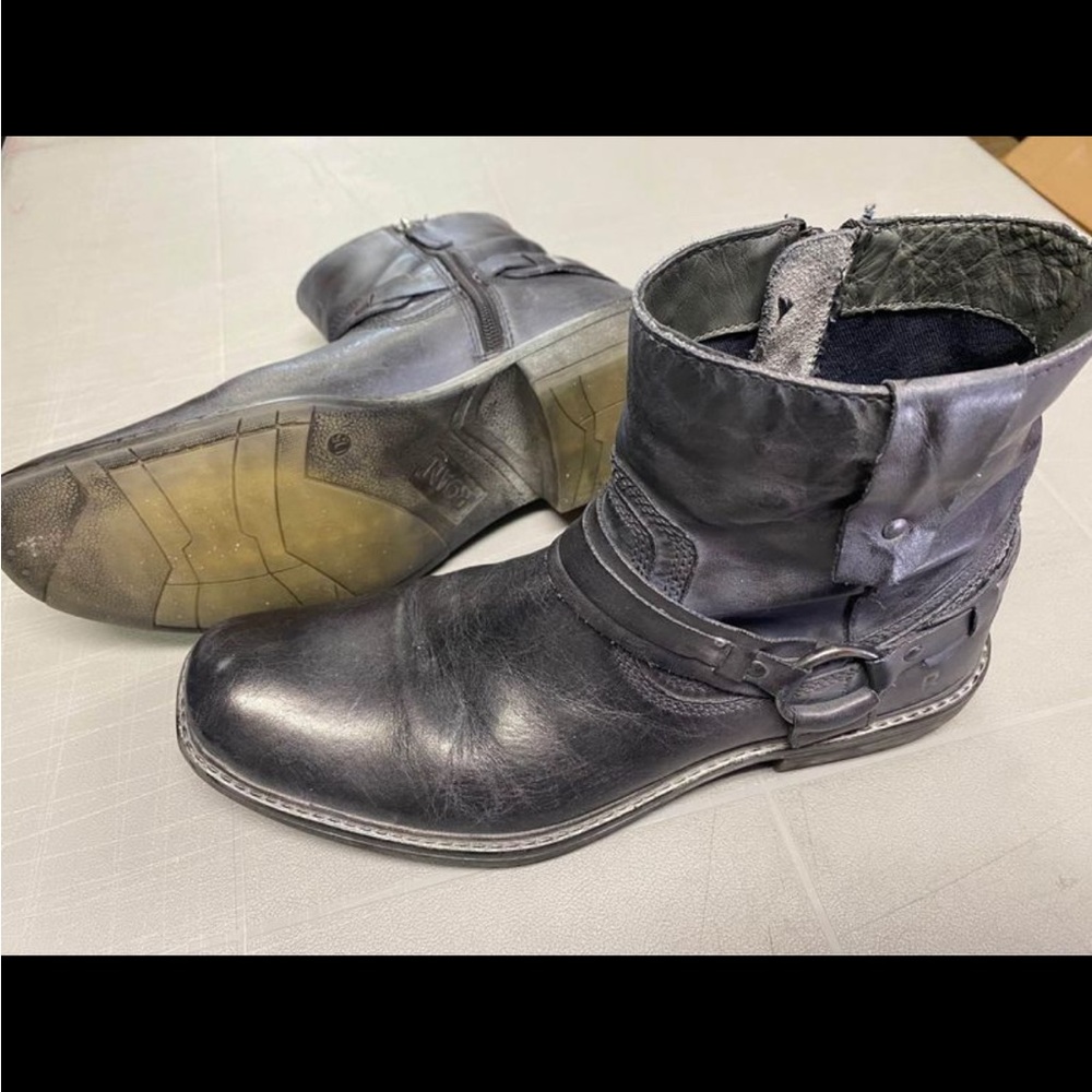 Roan Zipper Boot. Black. Size 10.5